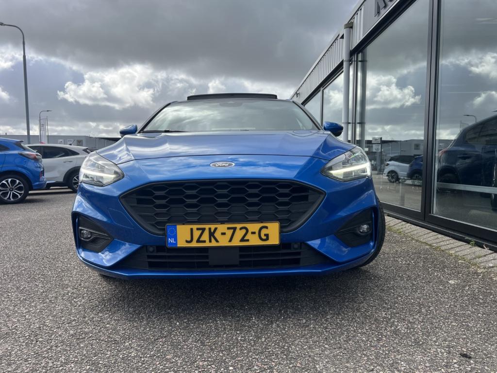 Ford Focus 1.0 ecoboost hybrid 155pk st line x , panodak , winterpack