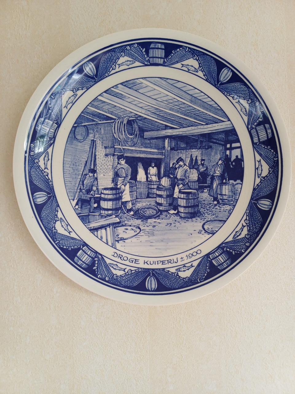 Antieke-Olielamp , Delfs-Blauwe Bordjes , Foto-Lijstjes  etc