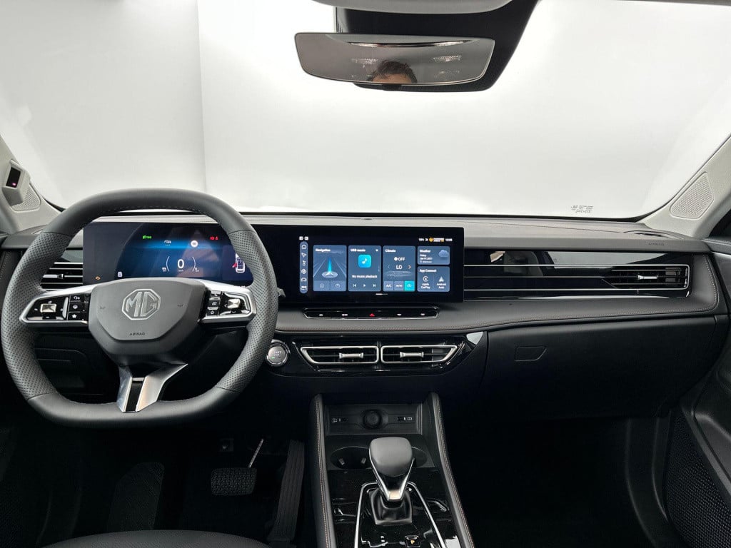 MG Hs mg phev 1.5 luxury | op = op voorraad voordeel | plug-in hybride | 7 