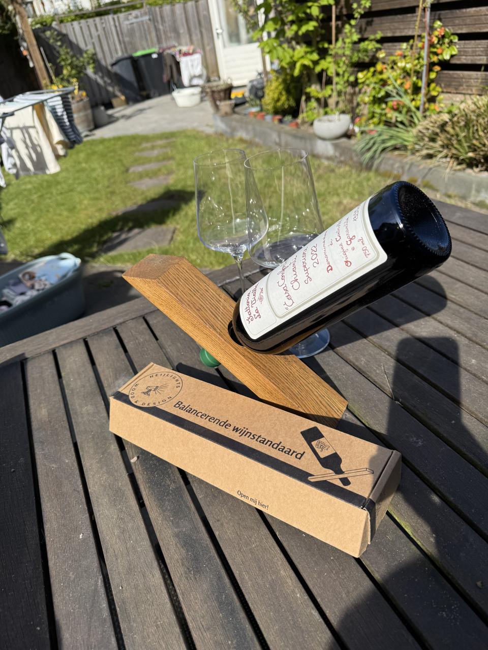 Handgemaakte balancerende wijnstandaards (nu incl. gratis cadeauverpakking)