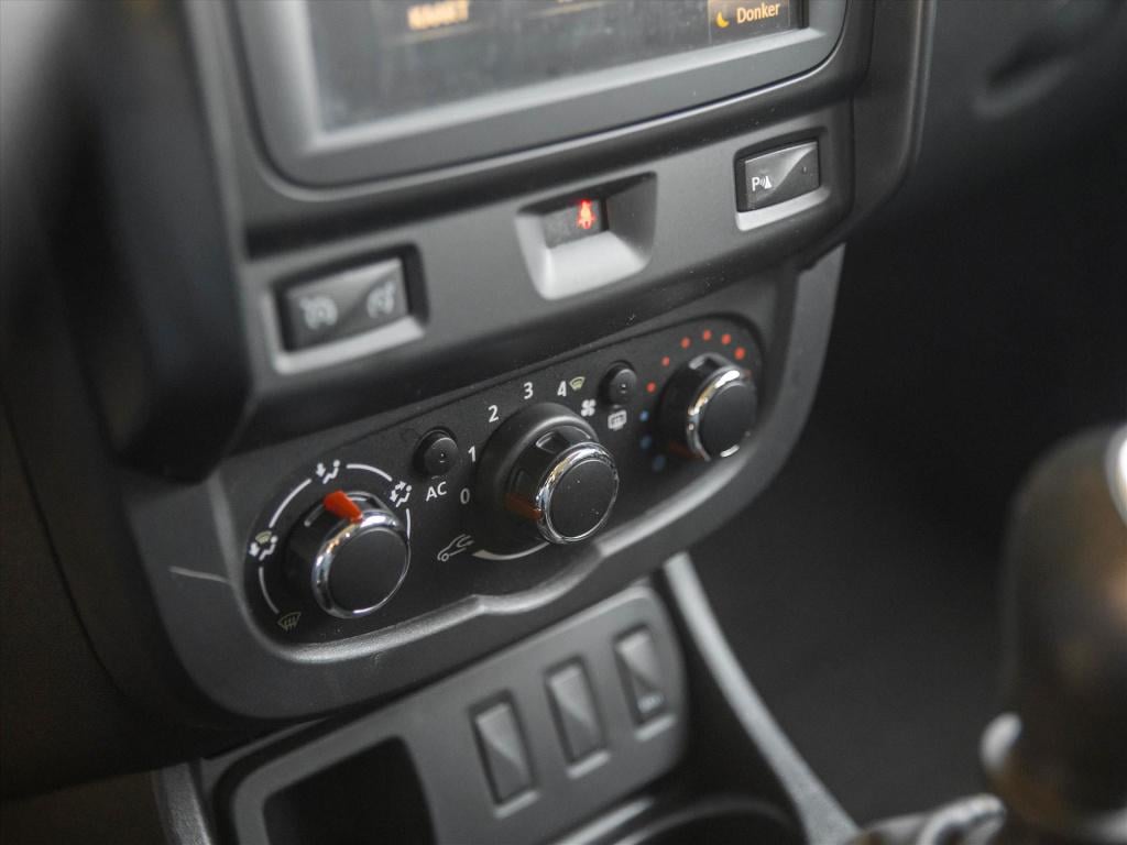 Dacia Duster tce 125pk 4x2 prestige | trekhaak | navigatie | airco | park. 