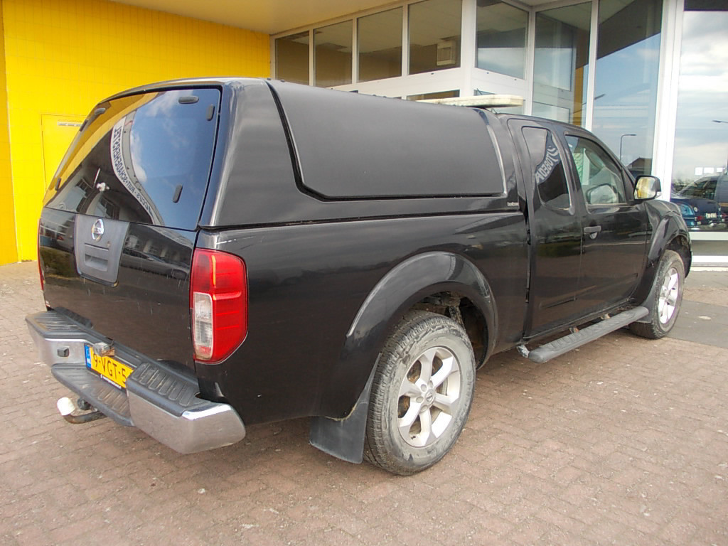 Nissan Navara 2.5 dci 4wd bj. 2010 motor defect!! export