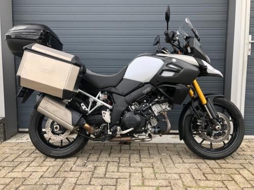 Suzuki V-Strom DL1000 uit 2015, 30.555km, ABS, 3-delige kofferset, €7250,-