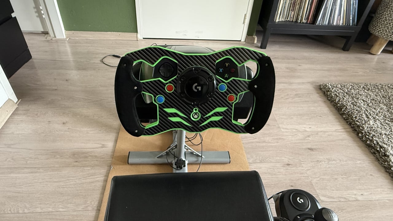 Aangeboden:Playseat + Logitech G920 (geschikt voor PC & Xbox)