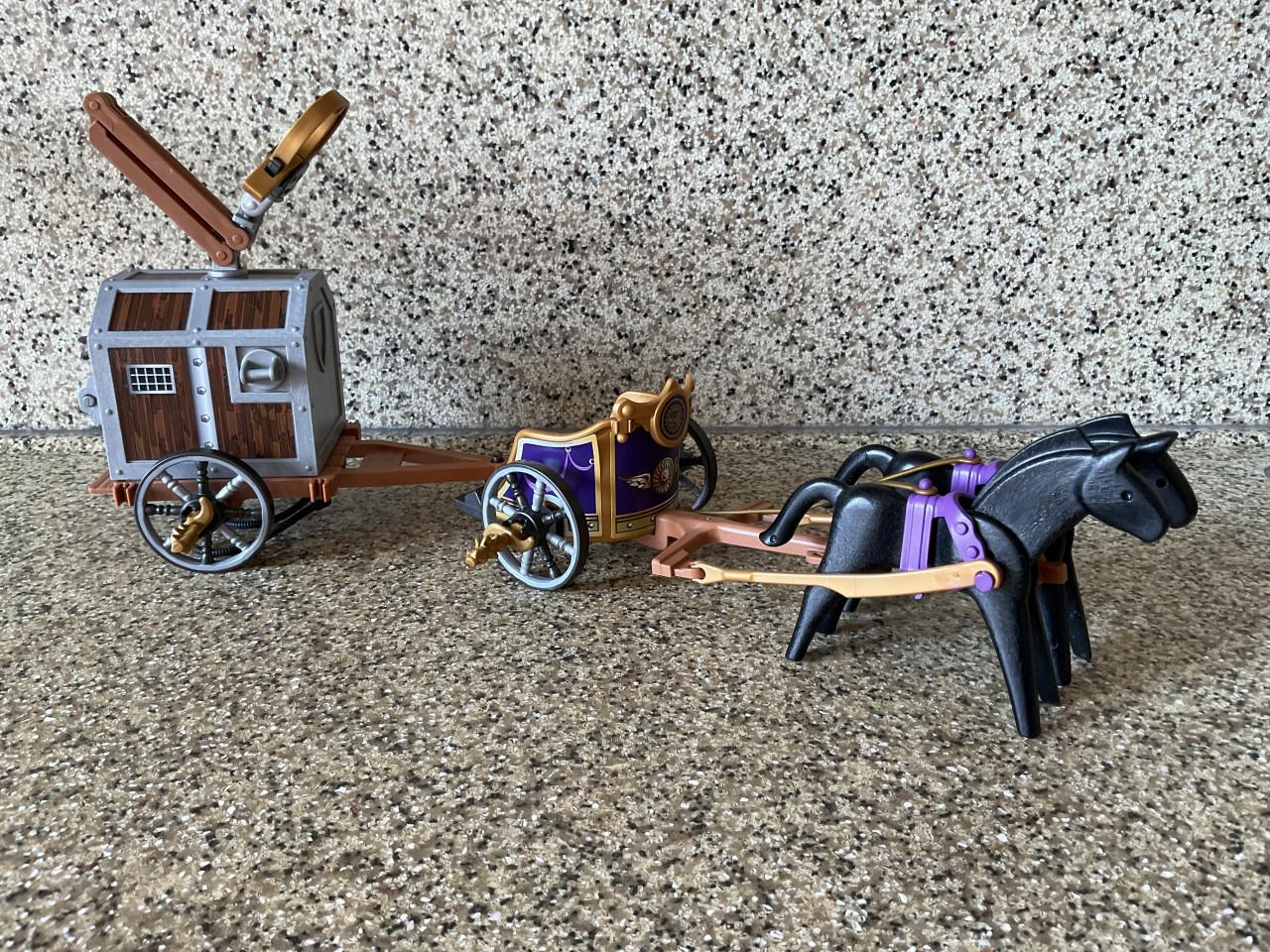 Heel veel Playmobil. Tandartsenpraktijk. Politie-bureau. Bouwplaats etc.