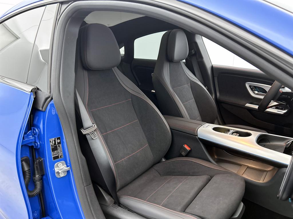 Mercedes-Benz Cla 250+ launch edition 85 kwh | multibeam led | panoramadak 