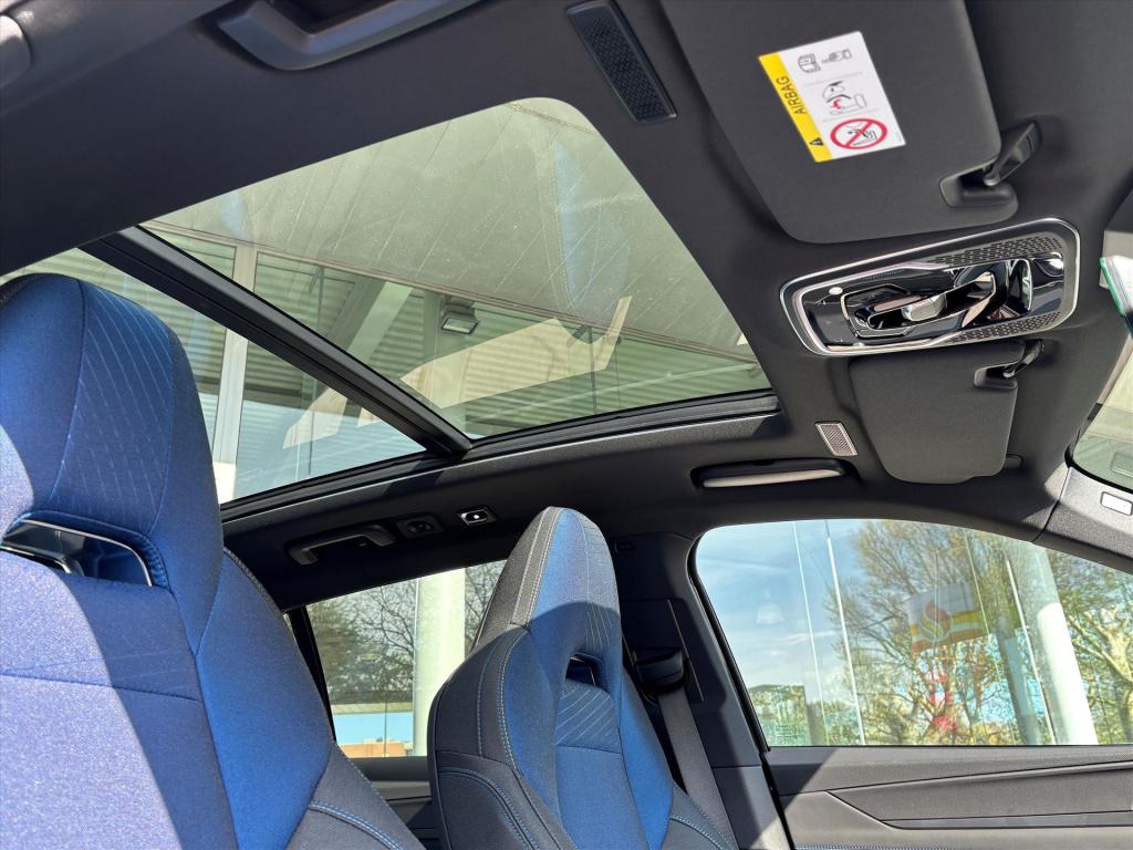 Lynk & Co 01 1.5td 261pk phev 7dcth| schuifdak|navi|my'24| 1e eigenaar| rij