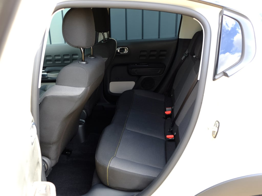 Citroen C3 1.2 puretech 83pk shine | stoelverwarming | park. sensoren | car