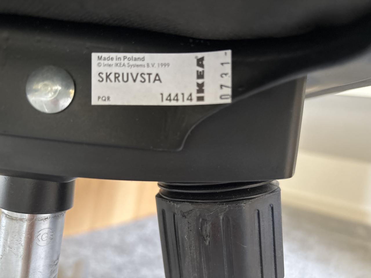 IKEA Bureau met bureaustoel