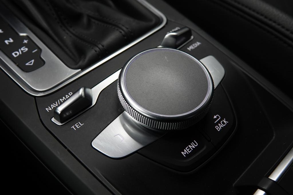Audi Q2 35 tfsi s edition | keyless | acc | camera |