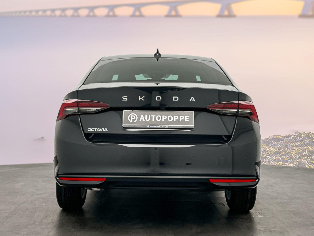 Skoda Octavia business edition 1.5 tsi m-hev 85 kw / 115 pk hatc
