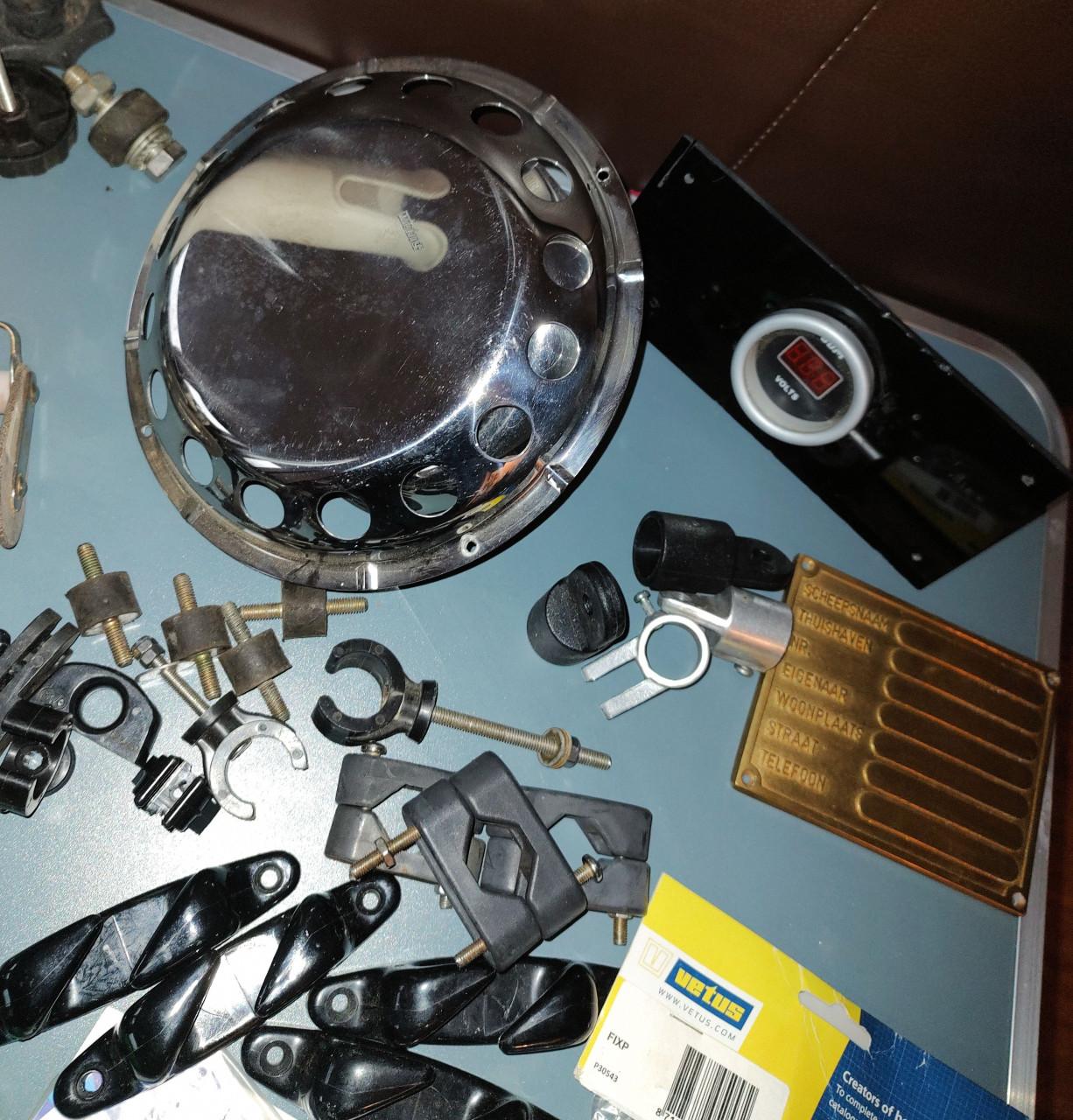 Te koop : boot onderdelen, watersport artikelen