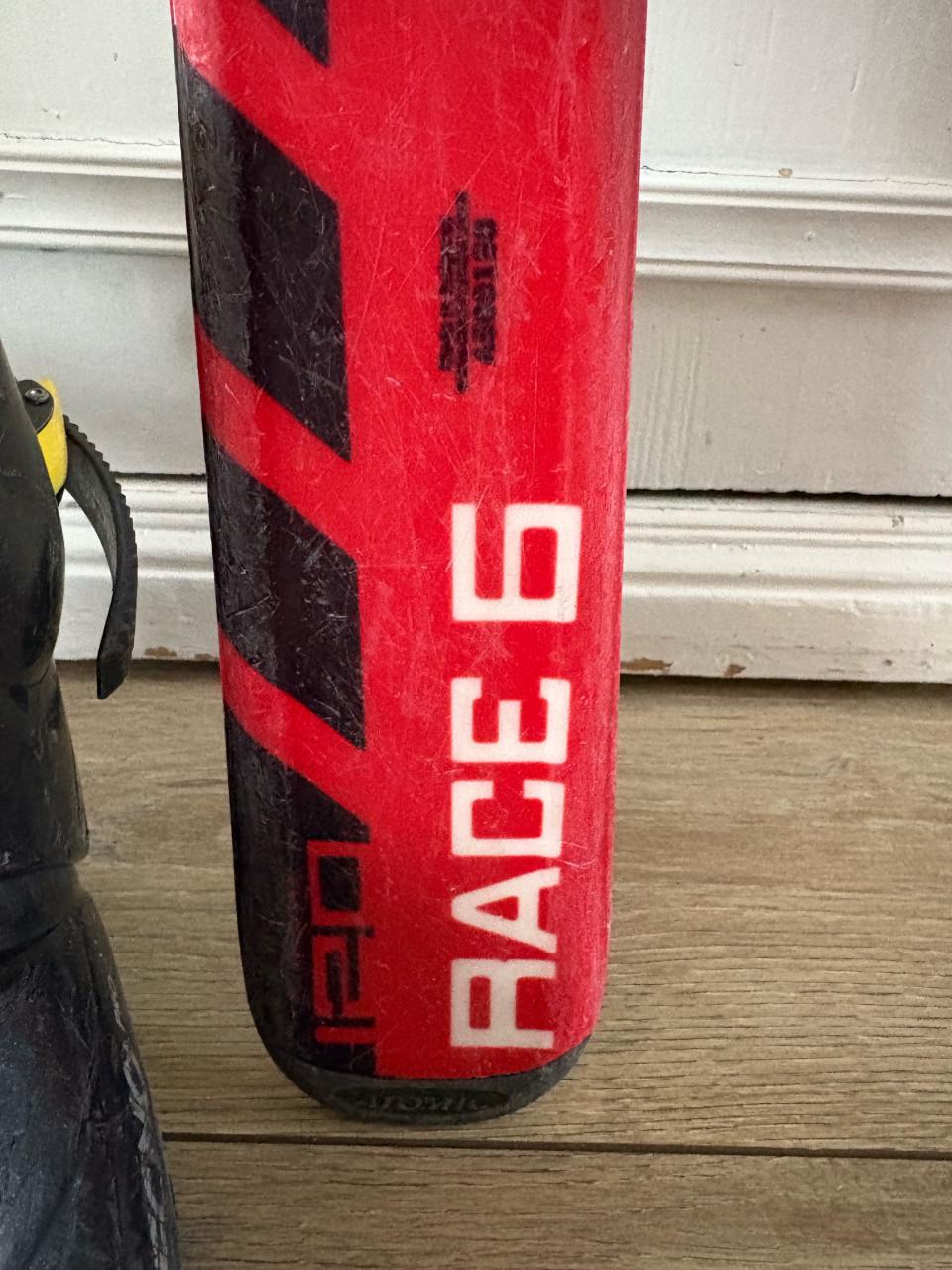 Atomic race ski’s 120 cm met schoenen