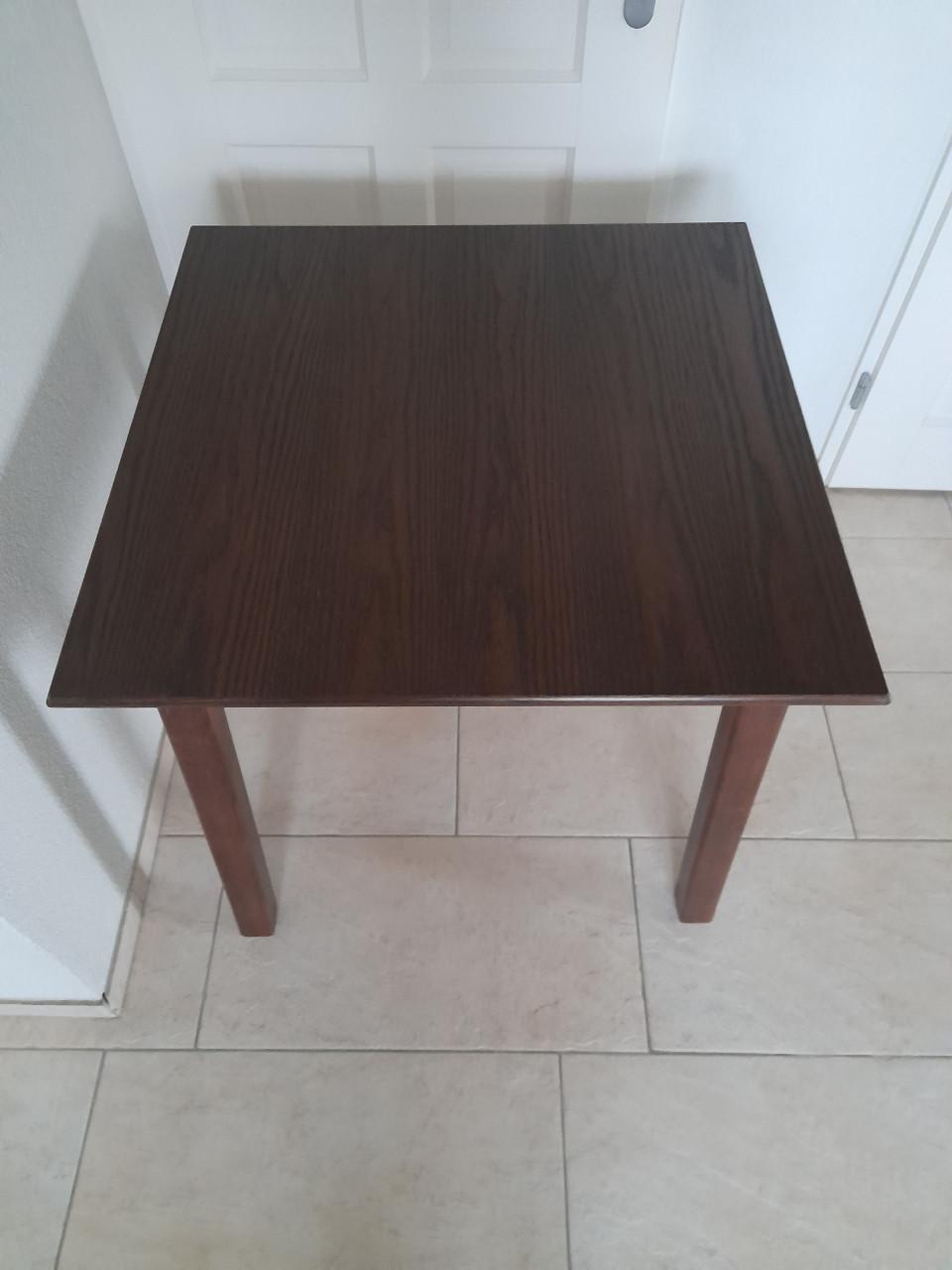 Eiken tafel 80 x 80 x 74H (in goede nette staat )