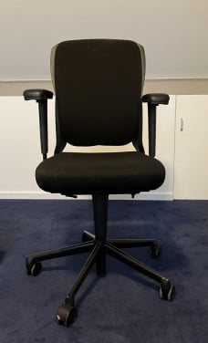 Zwarte bureaustoel