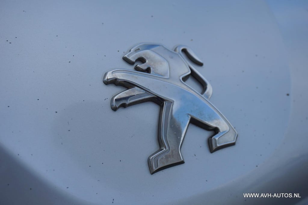 Peugeot 208 1.2 puretech blue lion