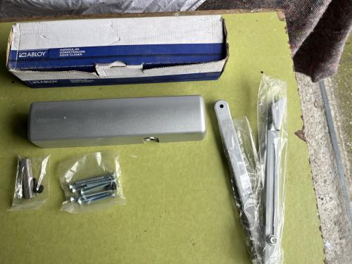 Deurdrangers BUVA, type DC-335 met schaararm DC-190 NIEUW