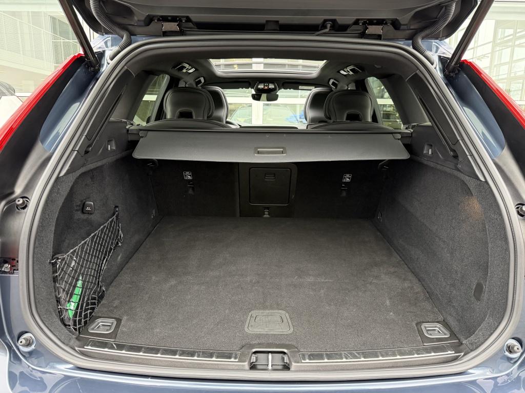 Volvo XC60 t6 398pk recharge ultra dark| panodak| 360camera| adap.cruise| a