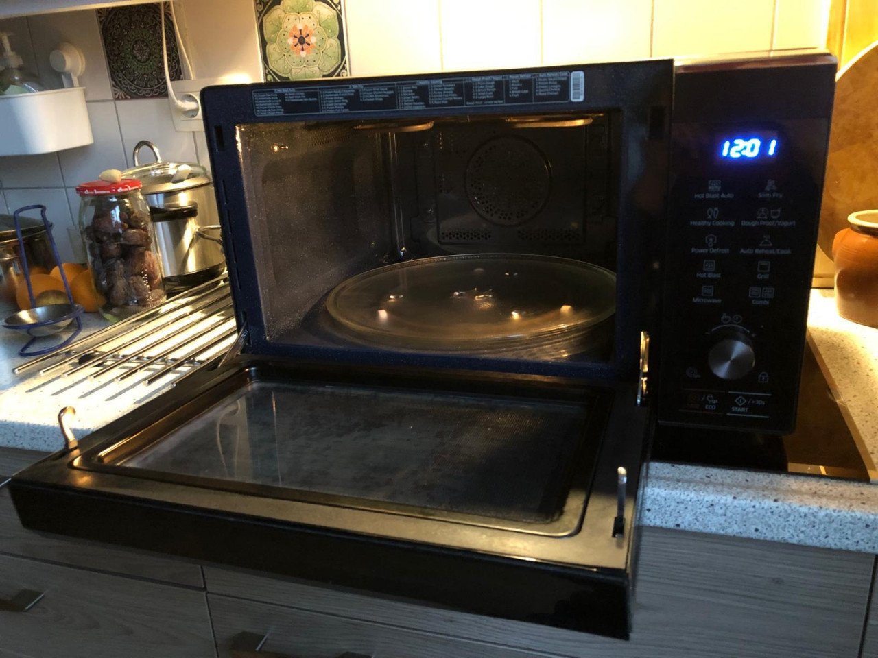 Zo goed als nieuwe Combi Magnetron 32L - Model: MC32K7055CK (augustus 2019)