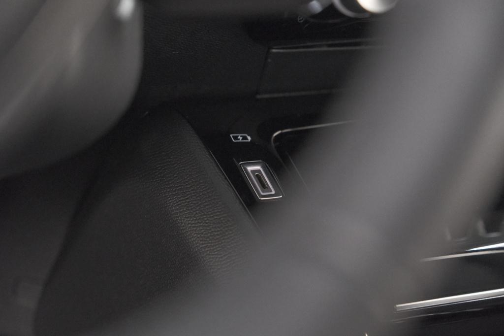 Peugeot 208 1.2 hybrid 110 e-dcs6 allure | apple carplay | parkeersensoren 