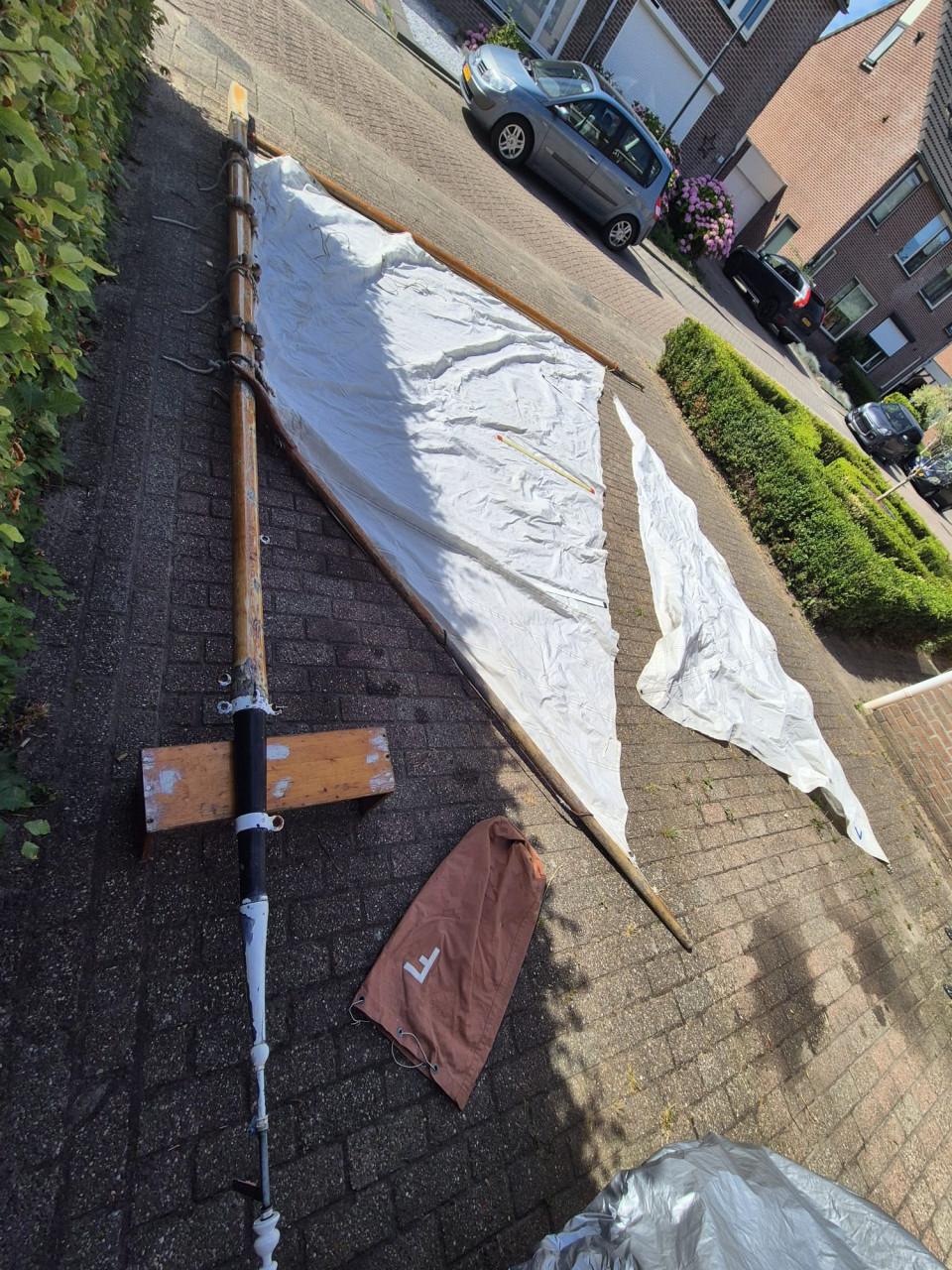 Onderdelen houten zeilboot