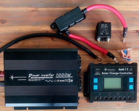 TE KOOP: COMPLETE SET VOOR (camper) ZONNEPANELEN. 150 euro