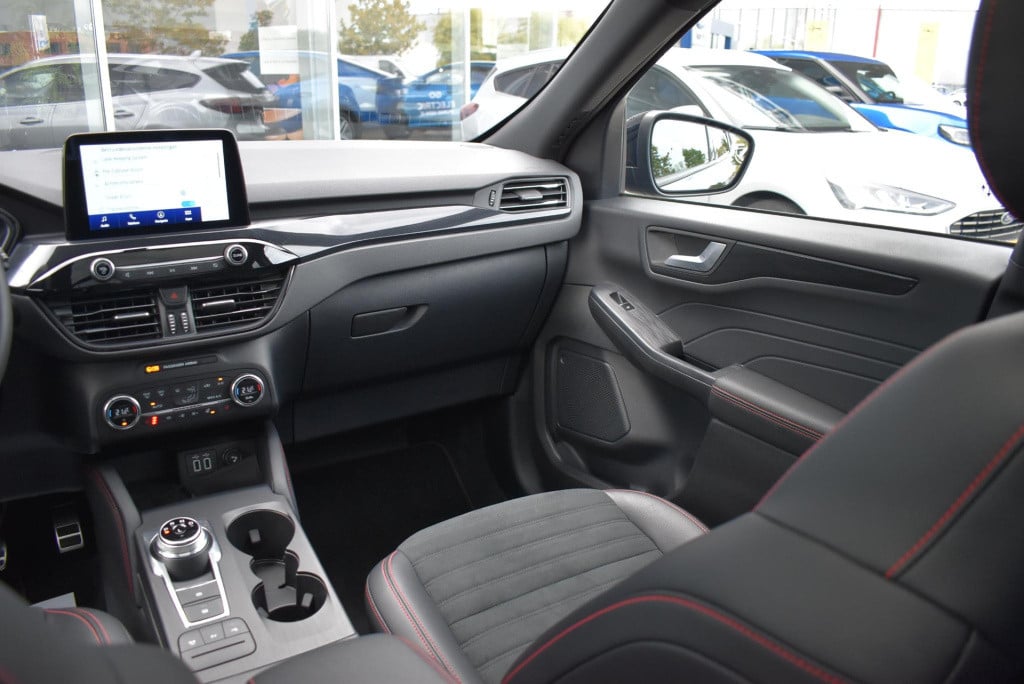 Ford Kuga 2.5 phev st-line x | climate control | cruise control | winterpak