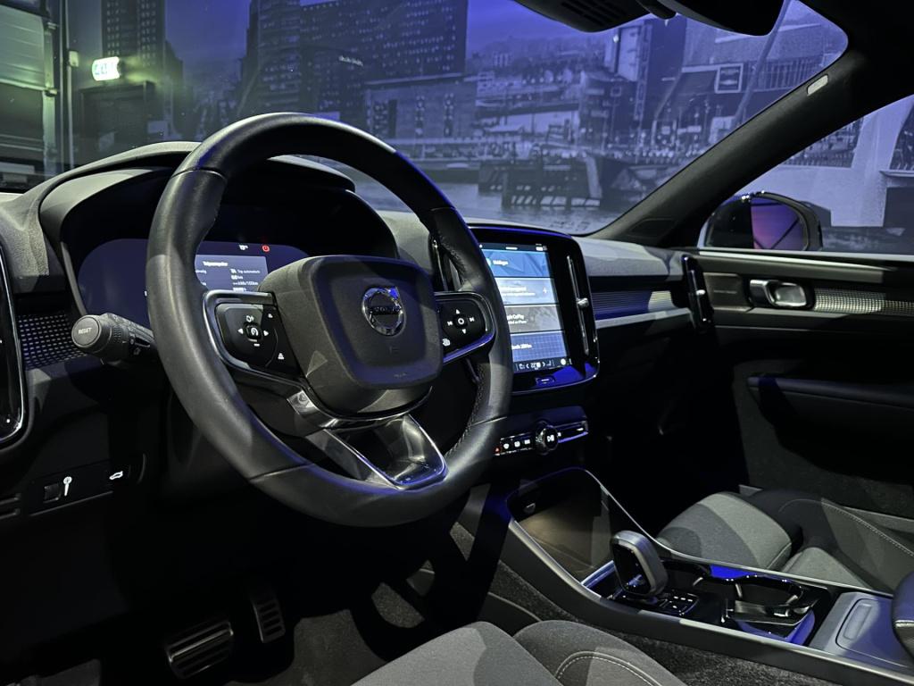 Volvo XC40 recharge pro *pano*harmankardon*360camera*