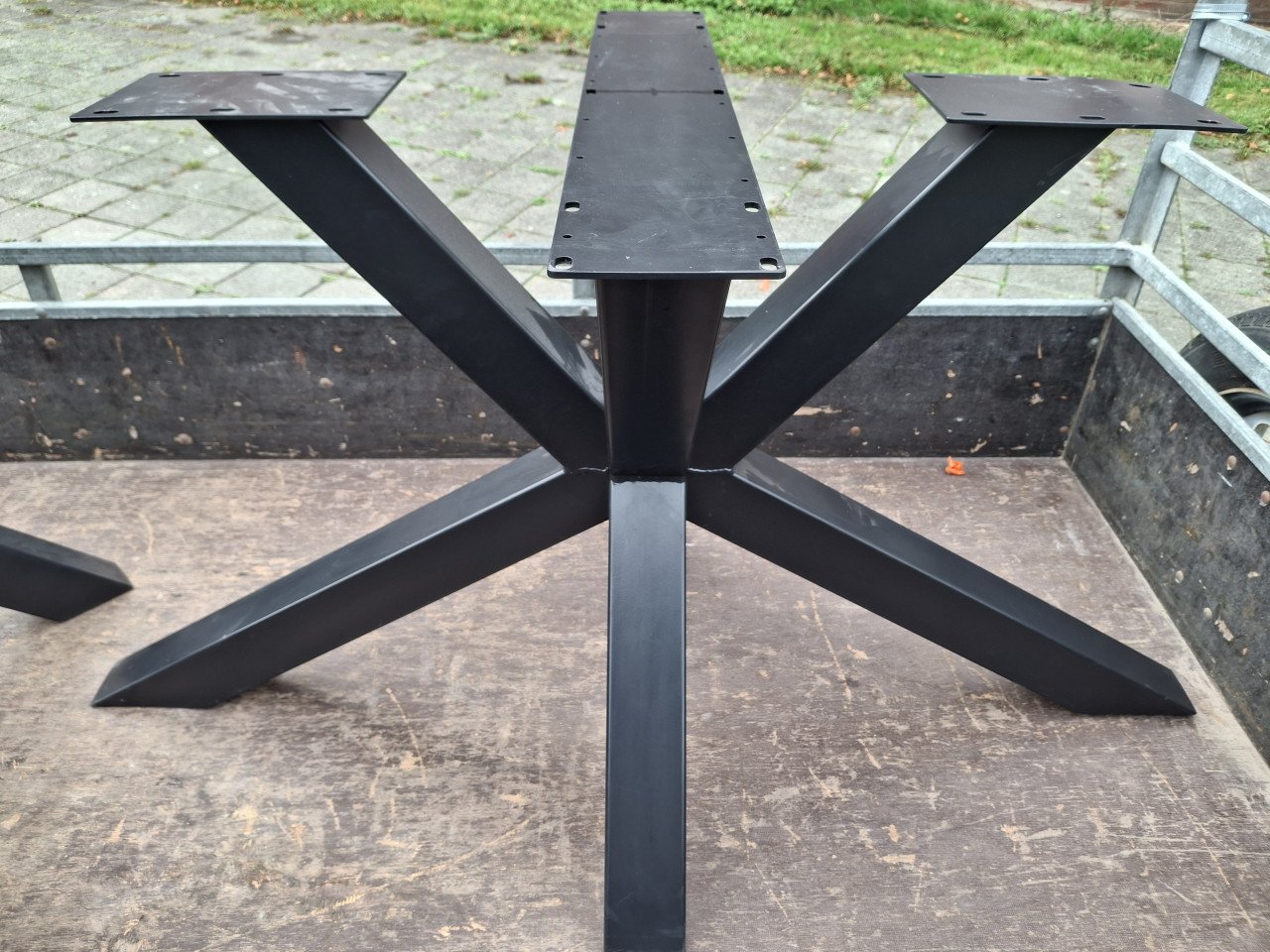 Onderstel eetkamertafels