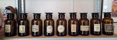 Set van 9 apothekerspotten