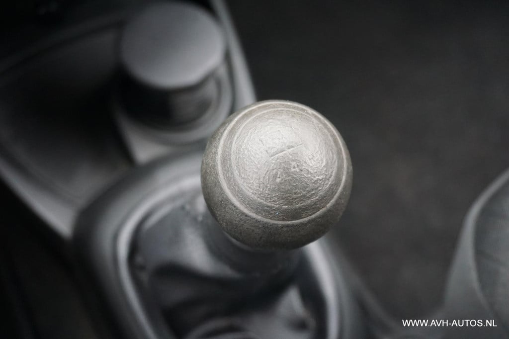 Toyota Yaris 1.0 vvti acces