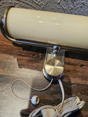 Vintage Wandlamp, pianolamp, messing met ivoor kleurig glas