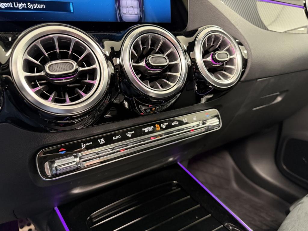 Mercedes-Benz Gla-klasse 250 e amg line | trekhaak | panoramadak | memory |