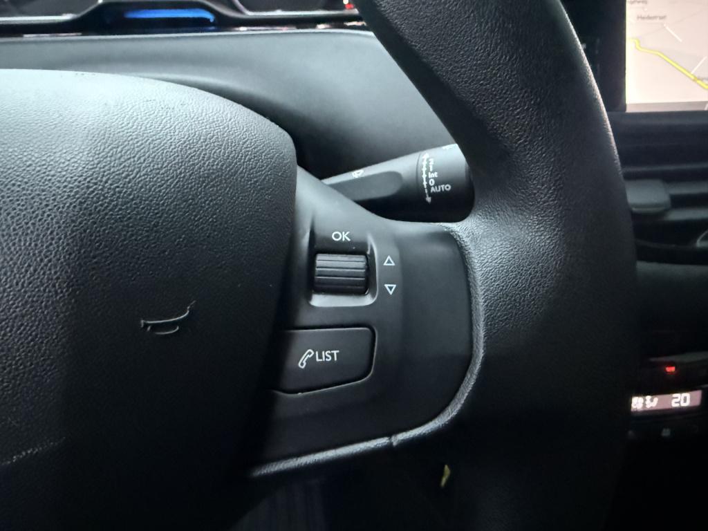 Peugeot 208 1.2 vti envy 5-drs