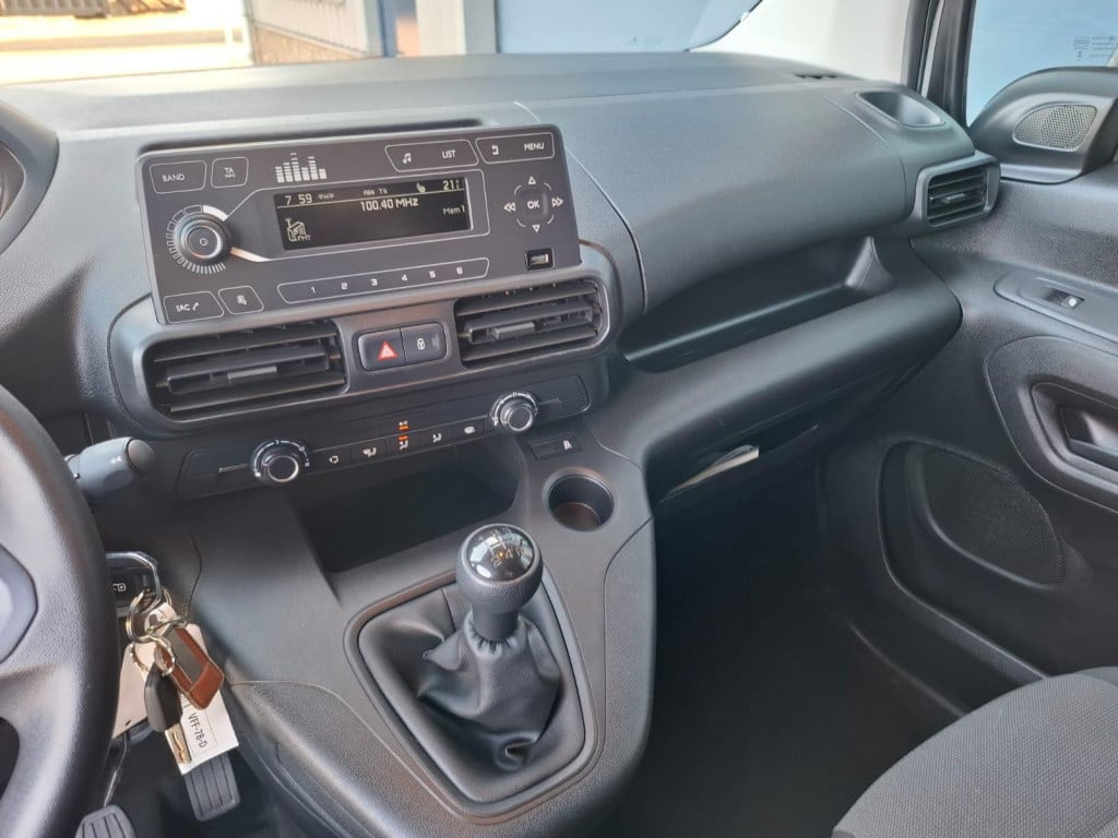 Peugeot Partner 1.5 bluehdi pro airco / cruise controle / n.a.p / euro 6