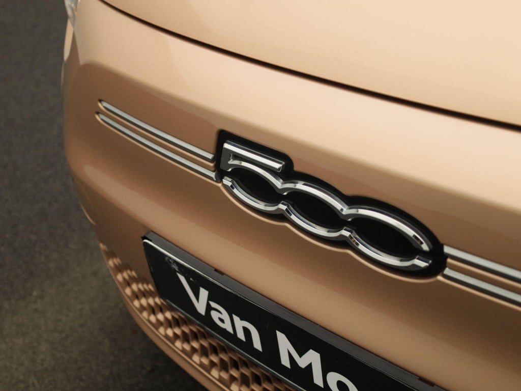 Fiat 500 icon 42 kwh | navigatie | panoramadak | apple carplay / android au