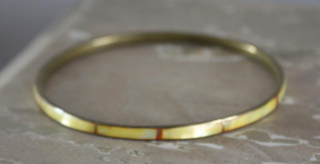 Metalen armband met parelmoer