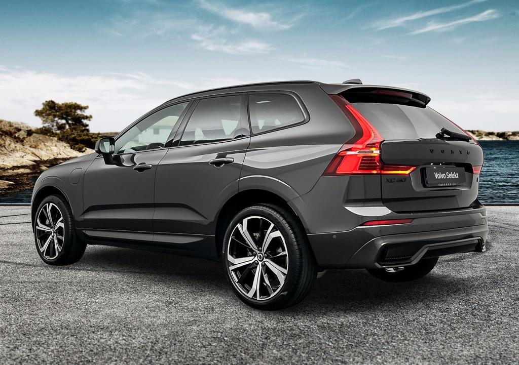 Volvo XC60 t6 398pk recharge ultra dark| pano| luchtvering| hud| 360camera