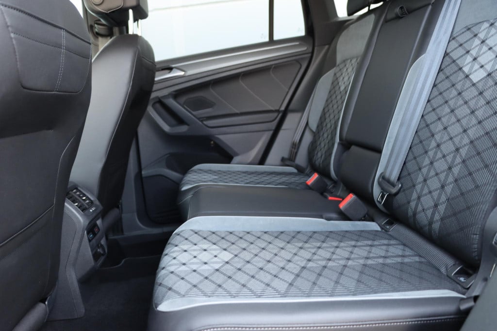Volkswagen Tiguan 1.4 tsi ehybrid r-line business + 245pk dsg6