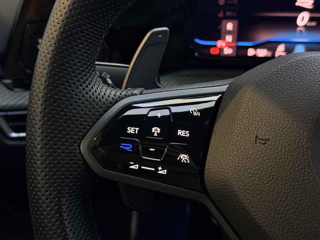 Volkswagen Golf 2.0 tsi r 4motion | pano | harman / kardon | stage 1+ 380pk