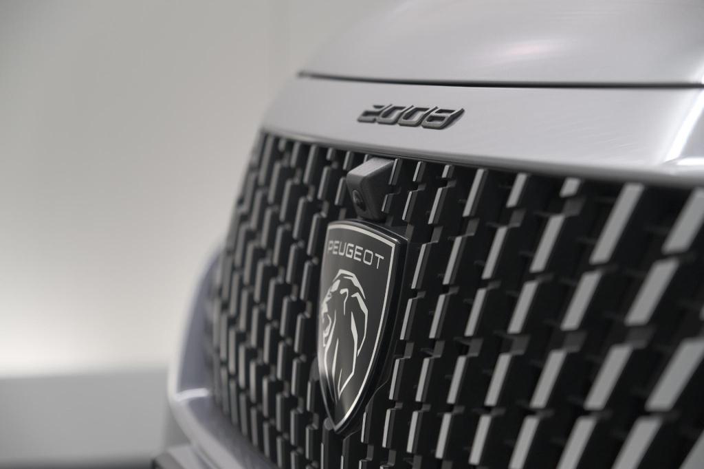 Peugeot 2008 puretech 130 eat8 allure | 360 camera | adaptieve cruise contr