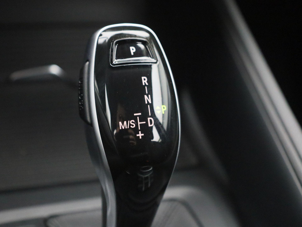 BMW X1 sdrive18i | automaat | navigatie | camera | climate control | blueto