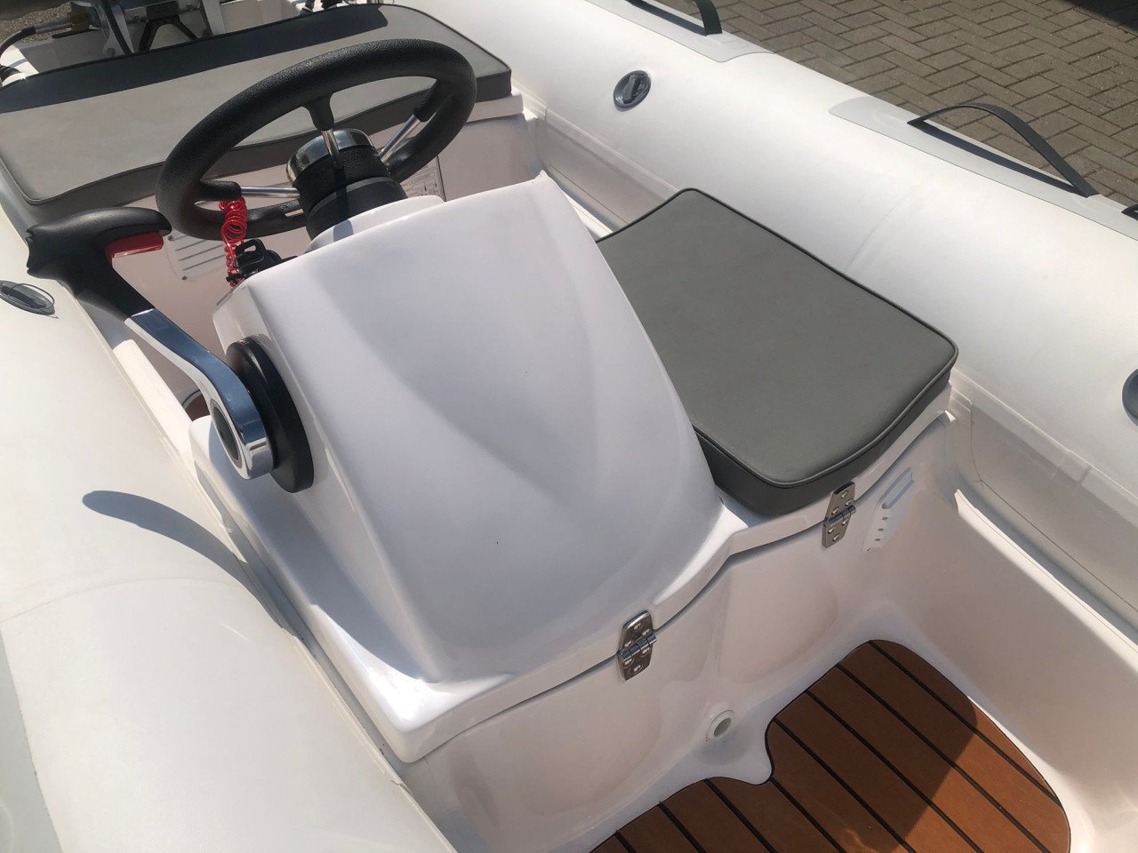 Coralsea 320 Polyester Rib met Honda BF20 SRTU