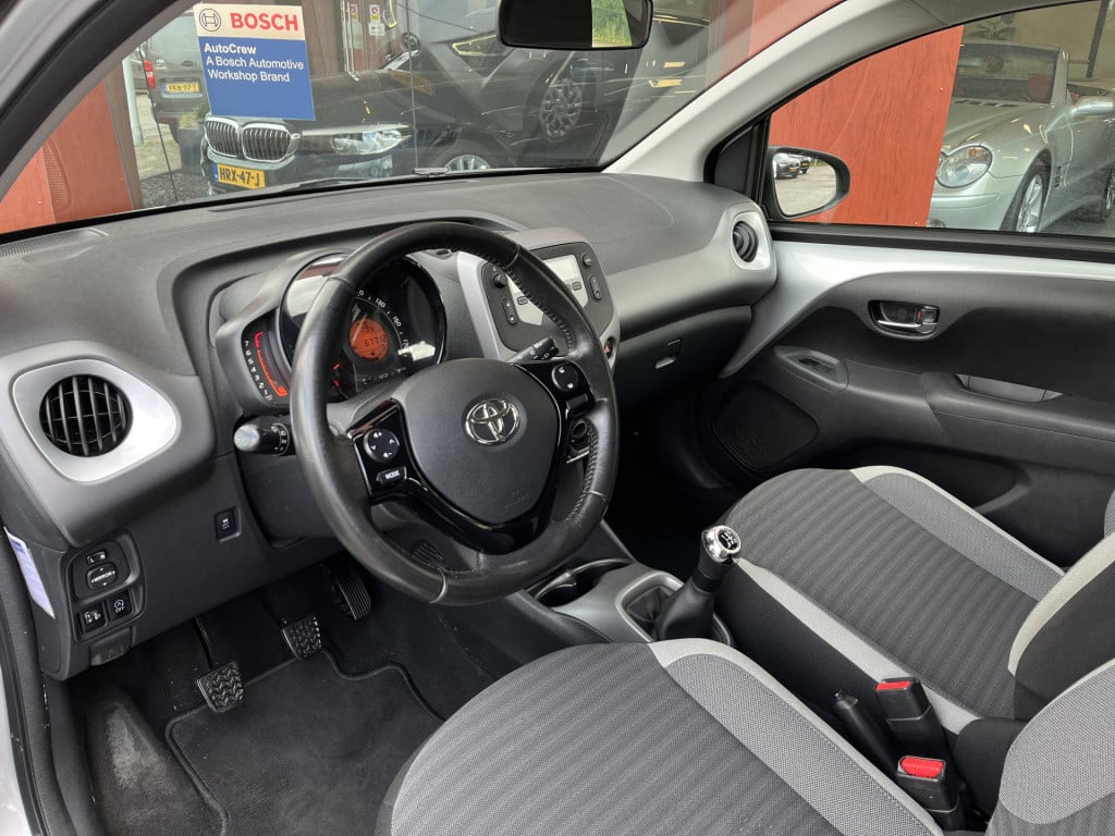 Toyota Aygo 1.0 vvt-i x-fun | airco | radio | bluetooth