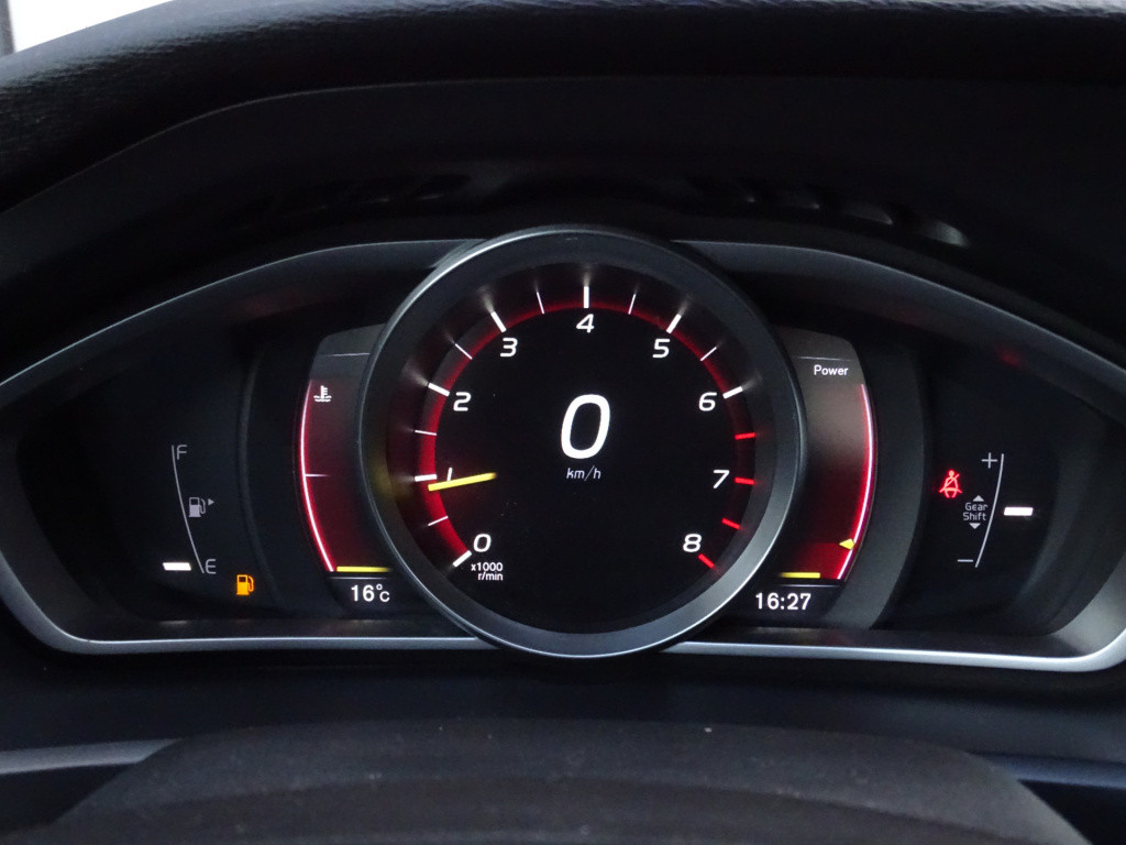 Volvo V40 1.6 t2 momentum | stoelverwarming | navi | bluetooth