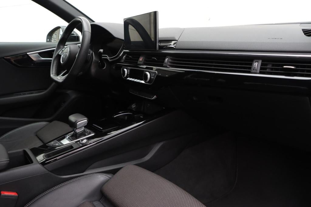 Audi A4 avant 35 tfsi s-line edition competition 150pk s-tronic