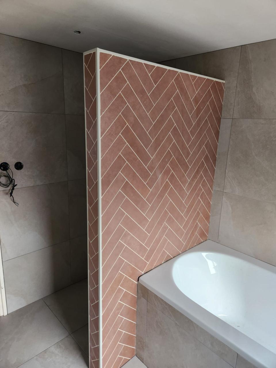 Tegelzetter nodig? Bel/app: 06 21937244 of Mail: jvbtegelzetter@gmail.com