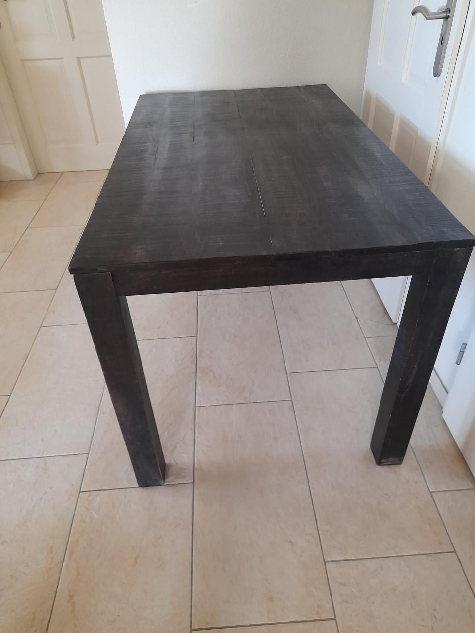 Massief Mango houten tafel 80 x 140 x 77H  (in goede nette staat )