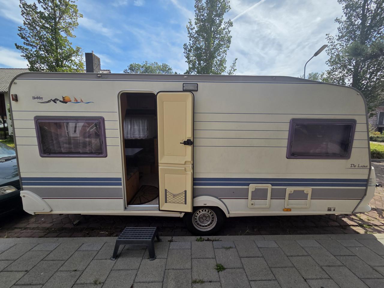 Hobby de luxe 495 met voortent en duitse papieren