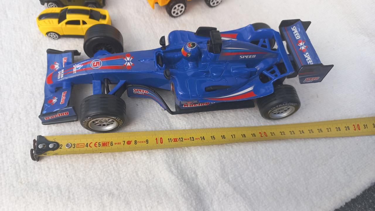 12 Speelgoed auto’s